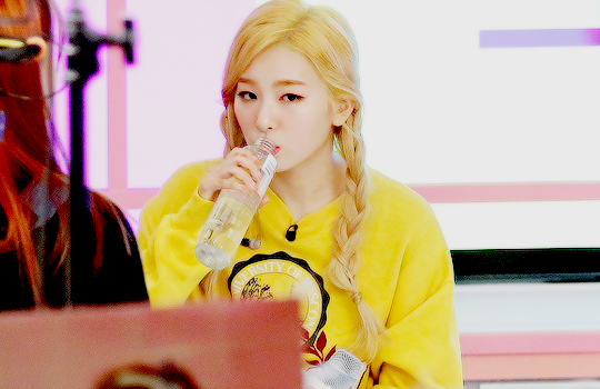 姜涩琪Ｓｅｕｌｇｉ，收图点赞收藏禁二传，图源汤不热。 ｗｕｌｉ王牌红绒熊宝。