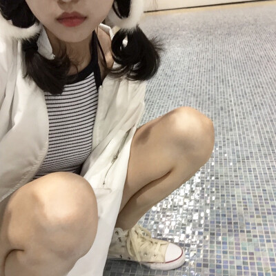 白边女头✨
喜欢你，很久了。等你，也很久了。现在，我要离开，比很久很久还要久…… ——几米 《想你了，你却不知道》