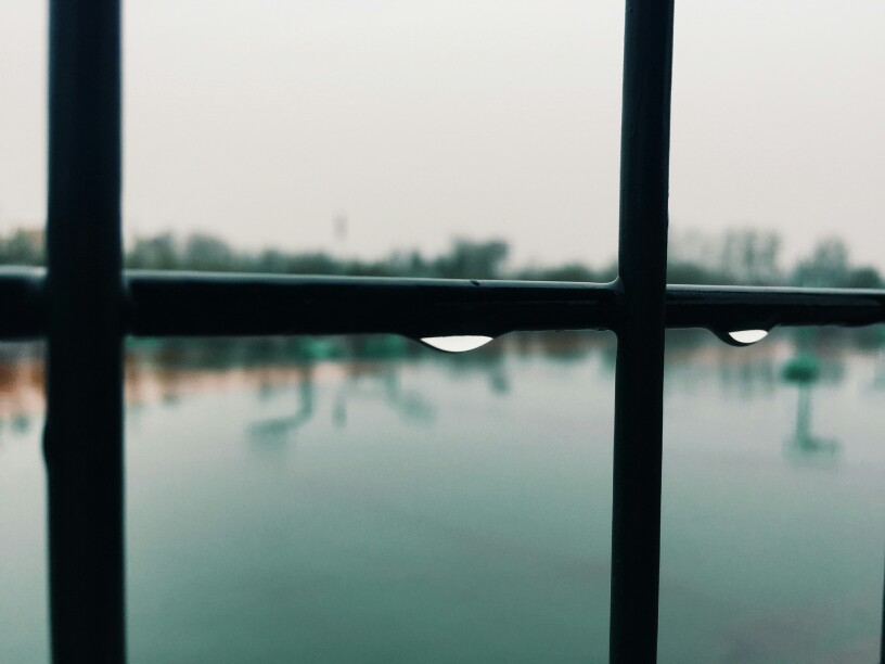 又是下雨天