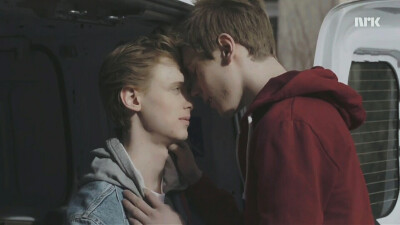 SKAM4
evak