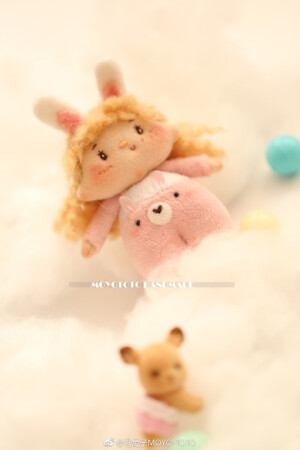 4月的娃娃课兔宝宝和熊宝宝2选1我觉得用棉花拍照也太好用了（悄悄的说因为有人请假啦，所以空出一个名额，想学的找包包报名） ​​​​