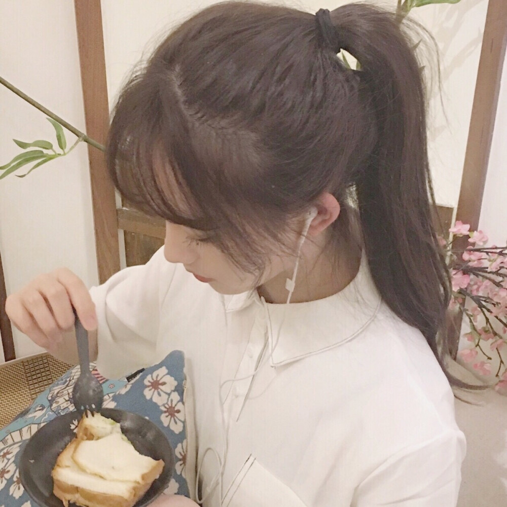 高清女生头像By：GALee_