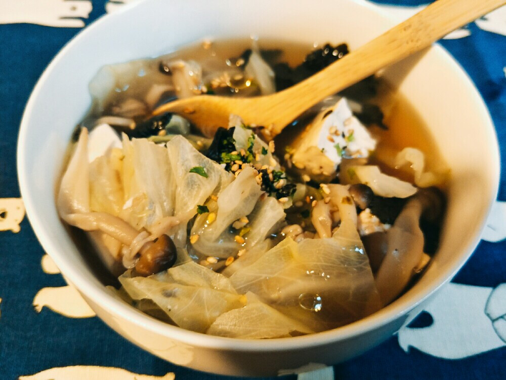 豆腐雜菜湯，希望下次有味增哈哈哈