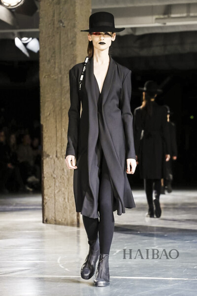 山本耀司 (Yohji Yamamoto) 2017秋冬时装秀