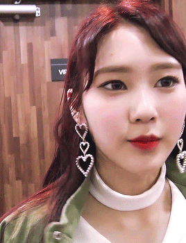 【Tumblr/喜欢收藏】OH MY GIRL由崔孝定、申惠真、金美贤、刘是我、玄胜熙、金祉呼、裴有彬、崔乂园8名成员组成