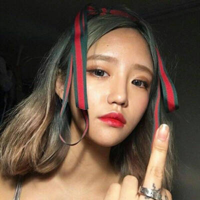 韩系女生头像 ✨个性 另类 韩范 ✨喜欢收藏点赞 ✨获取更多韩系头像 关注微博:Koreastyle头像_✨