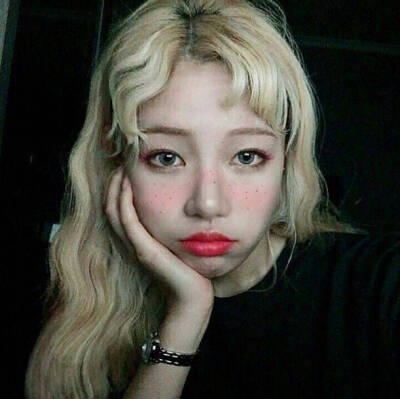 韩系女生头像 ✨个性 另类 韩范 ✨喜欢收藏点赞 ✨获取更多韩系头像 关注微博:Koreastyle头像_✨