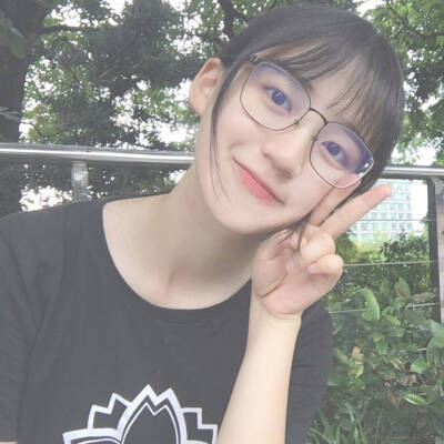 “不开心的时候 尽量少说话多睡觉” ​ ​​​ ​​​​