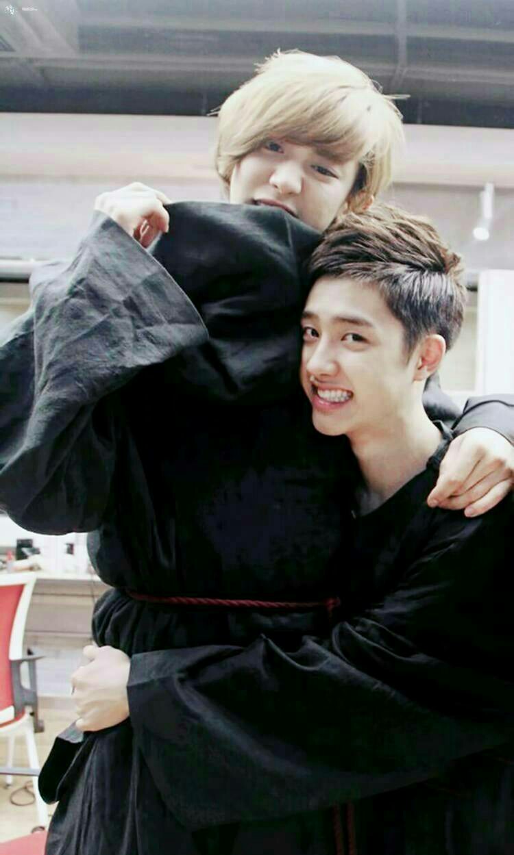 都暻秀do朴灿烈火山宝exo锁屏壁纸