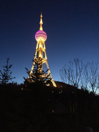 夜晚 高塔 壁纸 头像 夜空 晚上