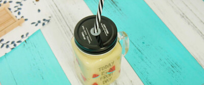 香蕉橙子酸奶汁，制作请关注今日头条:情物JUICE或者微信公众号qingwu5208