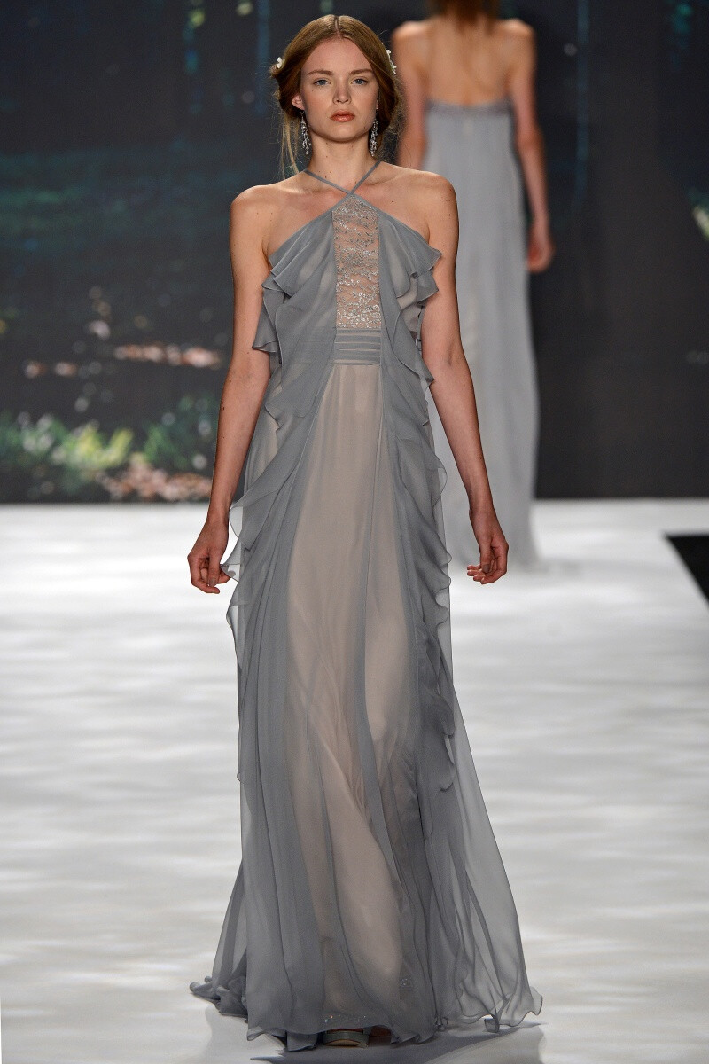 Badgley Mischka 巴吉利·米诗卡 2013纽约 春夏高级成衣系列 灵感来源：1935年版的电影《仲夏夜之梦》