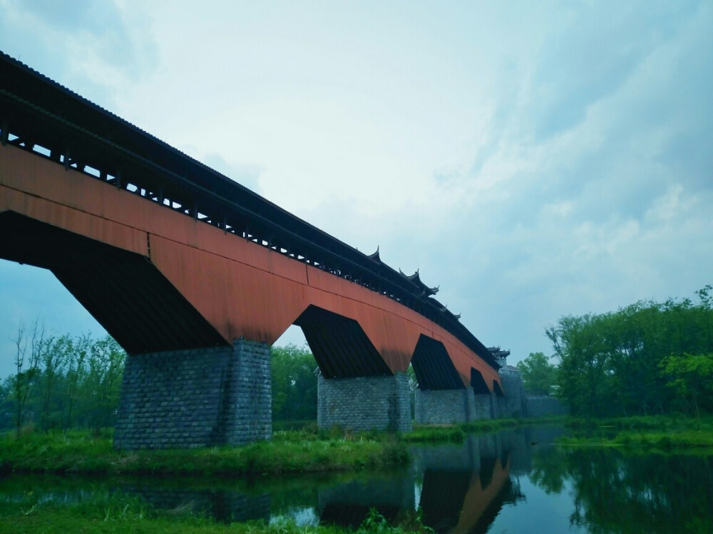 濛濛细雨湿轻烟
云散风清雨后天 ​​​