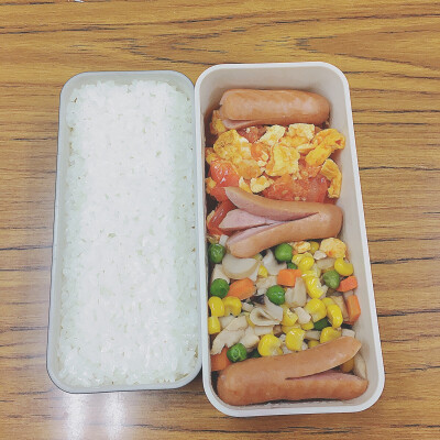 今日のお弁当。ウィンナー入ってる