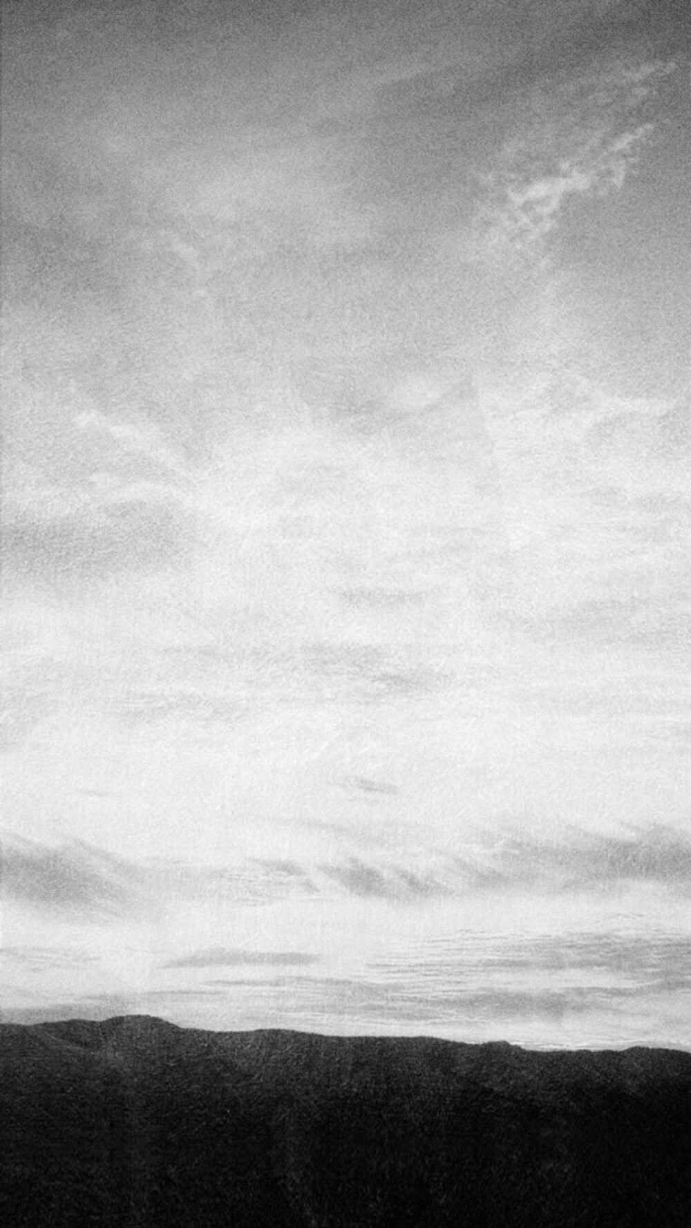 天空黑白