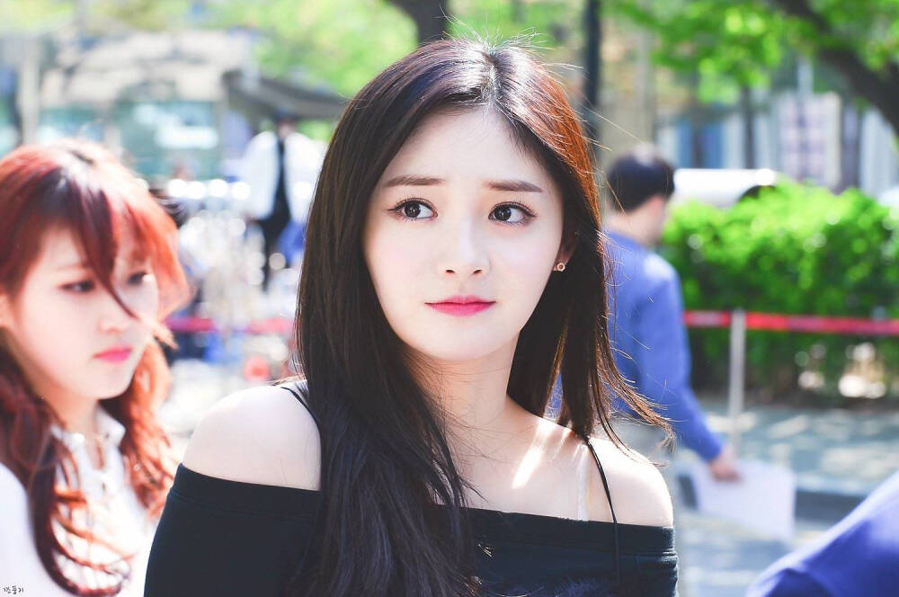 洁琼 (결경 / KYULKYUNG)。周洁琼 (Zhou Jie Qiong)。1998年12月16日。中国浙江省台州市。中国。Pristin主领舞、副唱。［抱图点赞喜欢收藏］