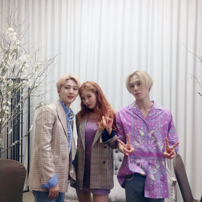 金泫雅 Hyun A PENTAGON 李会泽Hui 金晓钟 E'Dawn（Triple H ）首张迷你专辑《199X》