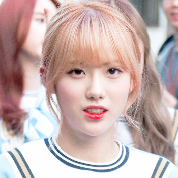 李露朵 Luda 宇宙少女 爱豆头像♡