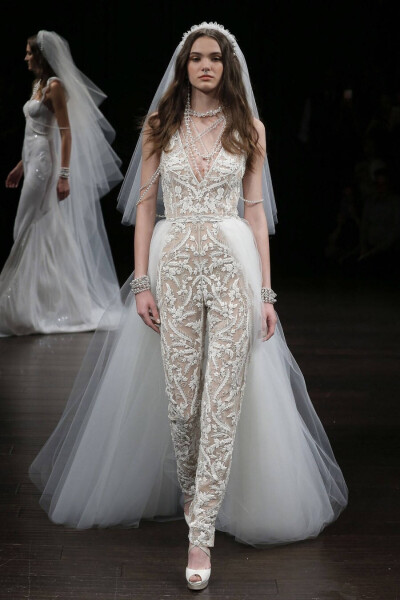 Naeem Khan Bridal Spring 2018 演绎了极致的浪漫主义