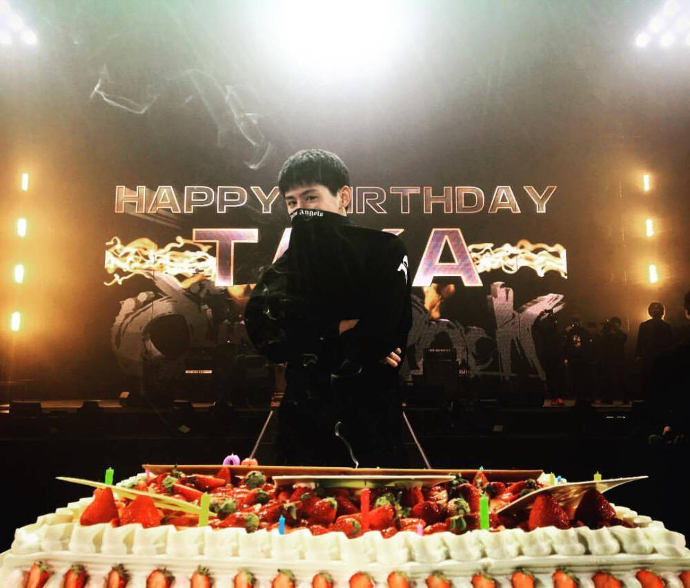 ONE OK ROCK 10969taka happy birthday