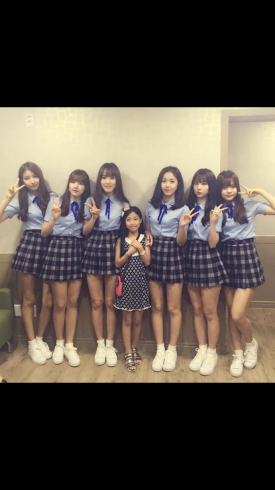 GFRIEND（여자친구）金素晶 郑艺琳 丁恩妃银河 崔俞娜俞宙 黄恩菲信飞 金艺源严智