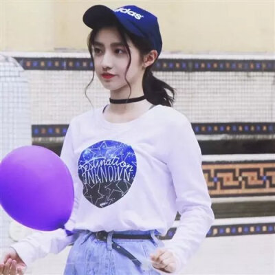 女生头像，一辈子短短几十年，我想努力抓住眼前的你