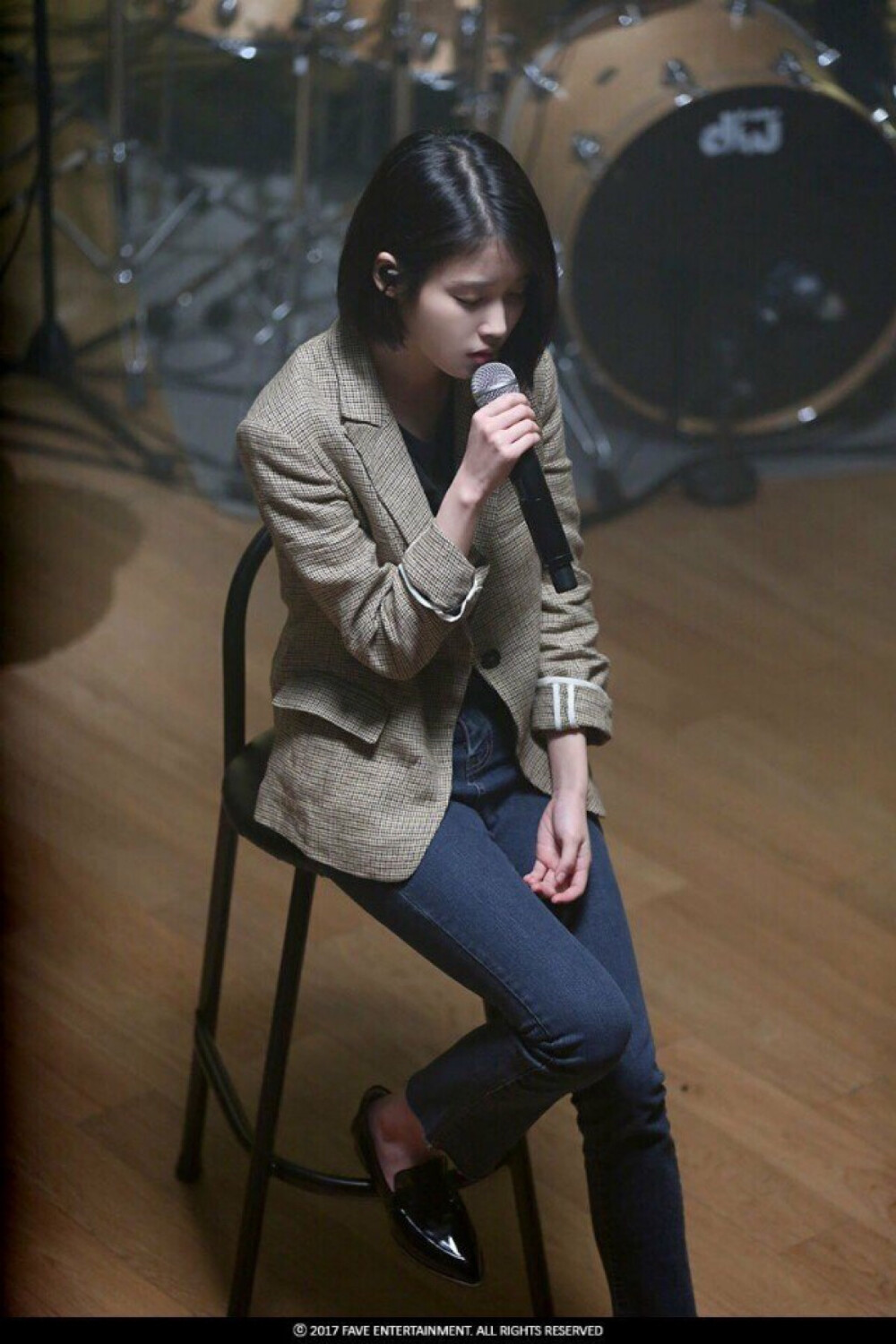 IU 《Dear Name》特别舞台❥