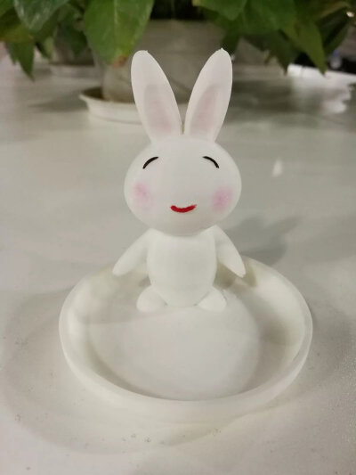 3D 打印的小物件~小兔子回形针收纳器