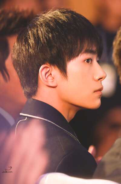 @Yi_唯CafeNoir黑咖啡_易烊千玺个站 易烊千玺 yyqx 1128