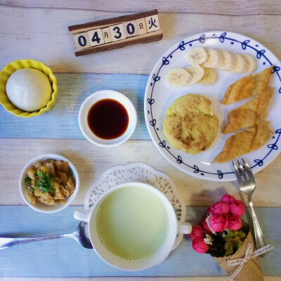 2017.04.30/
早餐
豆浆油条+豆渣饼+豆沙包及水果少许