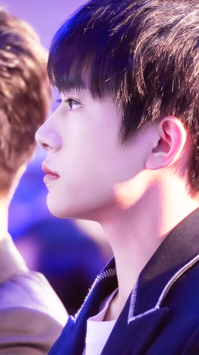 @懒得想名字的大白 易烊千玺 yyqx 1128