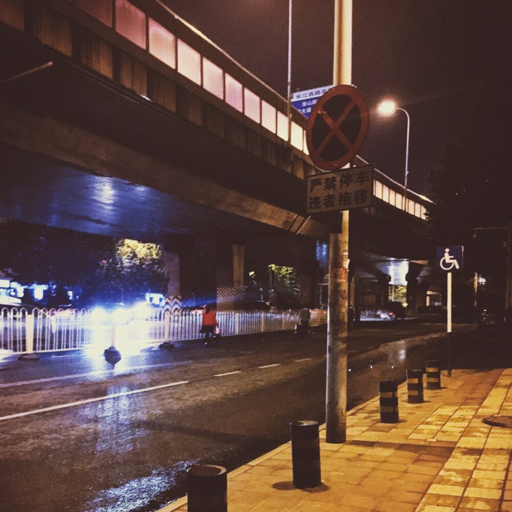喜欢下班路上的灯光