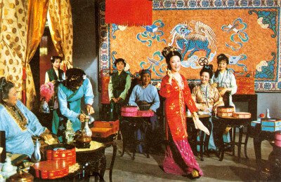 87版电视剧《红楼梦》剧照，史太君两宴大观园。