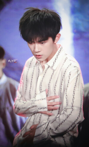 #易烊千玺 #TFBOYS 1128易烊千玺十六岁生日会 高清 帅气 舞蹈担当易烊千玺