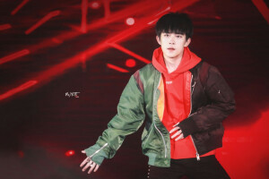 #易烊千玺 #TFBOYS 1128易烊千玺十六岁生日会 高清 帅气 舞蹈担当易烊千玺