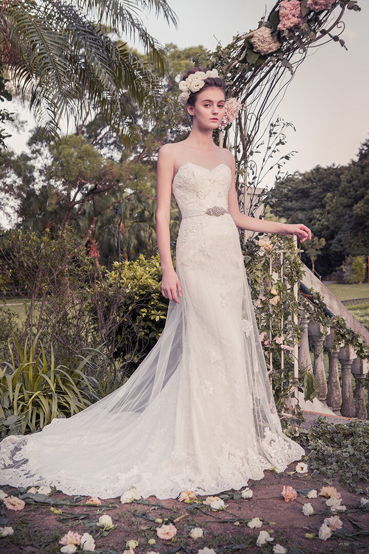 英国著名婚纱品牌annasuly释出旗下副牌snowbyannasuly2017婚纱系列