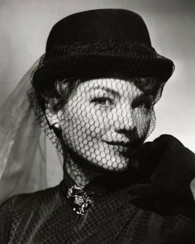 Anne Baxter 安妮·巴克斯特