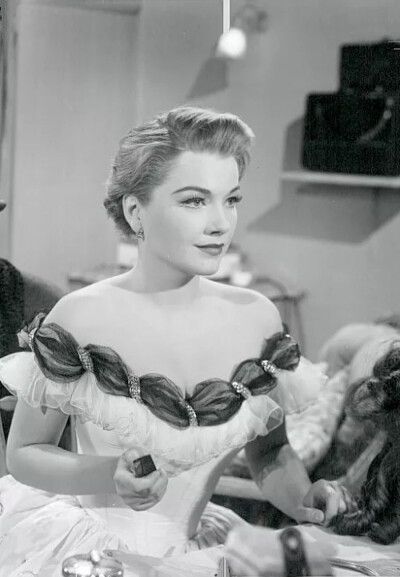 Anne Baxter 安妮·巴克斯特