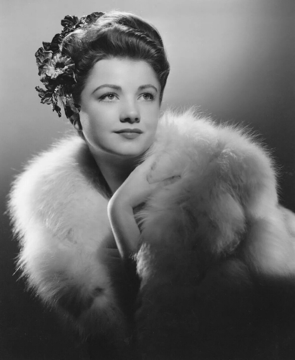 Anne Baxter 安妮·巴克斯特