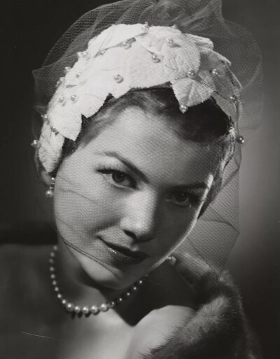 Anne Baxter 安妮·巴克斯特