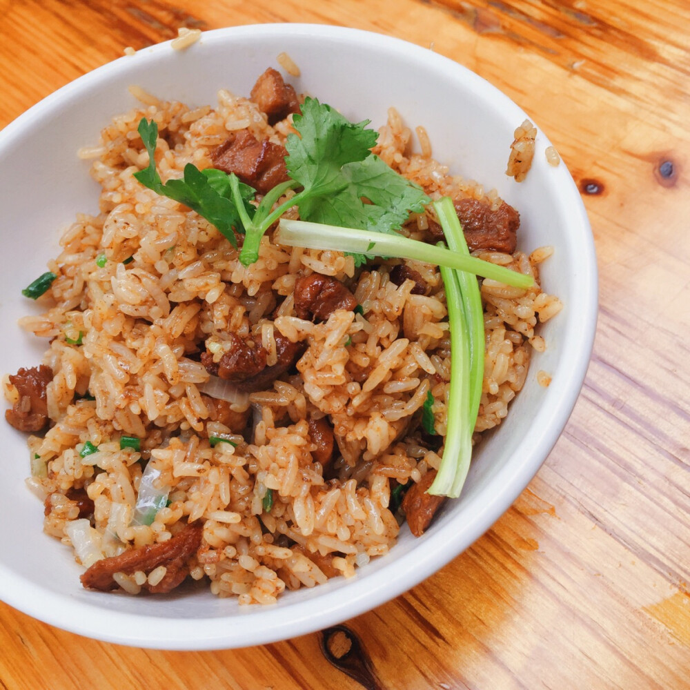 炒鸭肉饭