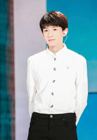 #王源# 五四好青年。@TFBOYS-王源 ​​​