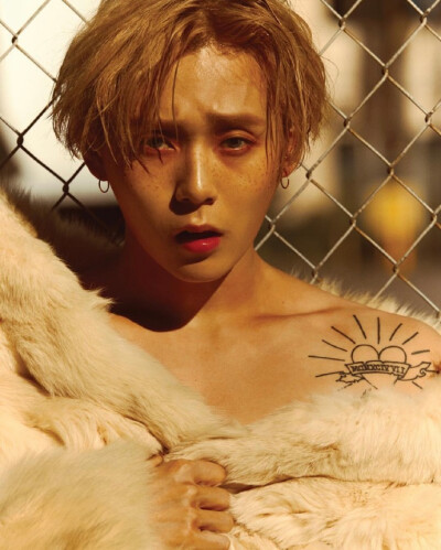 泫雅xHUIxE'DAWN “TRIPLE H”的首张迷你专辑 TRIPLE 金孝钟（E'Dawn） 美图 壁纸 