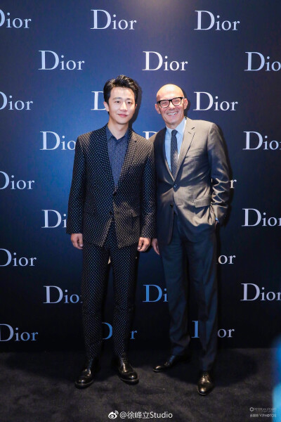 迪奥中国区品牌大使黄轩 出席Dior Homme 上海恒隆广场全新旗舰店盛大开幕，暨Dior Homme x Sennheiser 跨界合作系列发布－黄轩