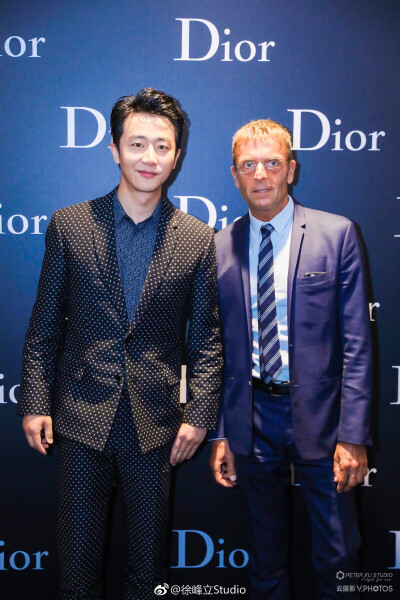 迪奥中国区品牌大使黄轩 出席Dior Homme 上海恒隆广场全新旗舰店盛大开幕，暨Dior Homme x Sennheiser 跨界合作系列发布－黄轩