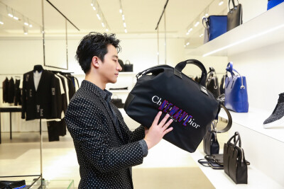 迪奥中国区品牌大使黄轩 出席Dior Homme 上海恒隆广场全新旗舰店盛大开幕，暨Dior Homme x Sennheiser 跨界合作系列发布－黄轩