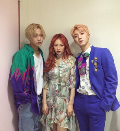 Triple H(트리플 H) TRIPLE H 金泫雅（Kim Hyun A） 李会泽（Hui） 金孝钟（E'Dawn） 美图 壁纸 马儿 泫雅