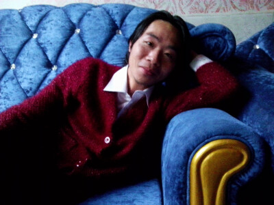 摆个公子哥的照♡