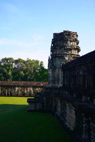Angkor Wat BAYON 高棉的繁华不再 渐渐淡忘在辉煌的历史灰烬里 进入了百年的寂静