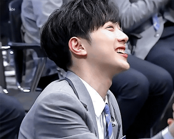 男版produce101wannaone赖冠霖crlogo